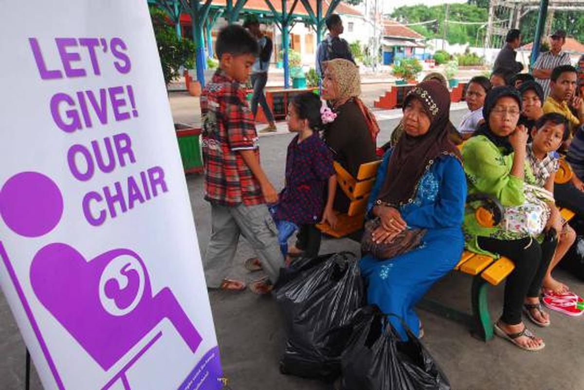 Stasiun Manggarai kedatangan 'Gerakan Tempat Duduk Ibu Hamil'