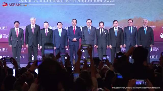Para pemimpin negara ASEAN dalam pembukaan Asia Indo-Pacific Forum (AIPF) sebagai bagian dari rangkaian KTT ke-43 ASEAN di Hotel Mulia, Jakarta, Selasa (5/9/2023). (Youtube Setpres RI)