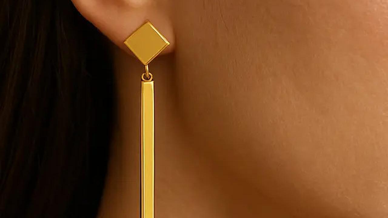 7 Model Anting Emas untuk Baju Batik yang Kekinian