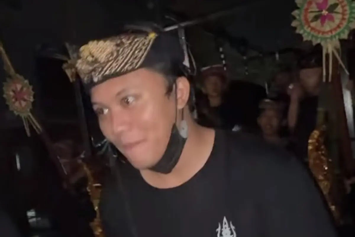 Rizky Febian di acara pengerupukan. [Foto: Instagram/rizkyfbian]