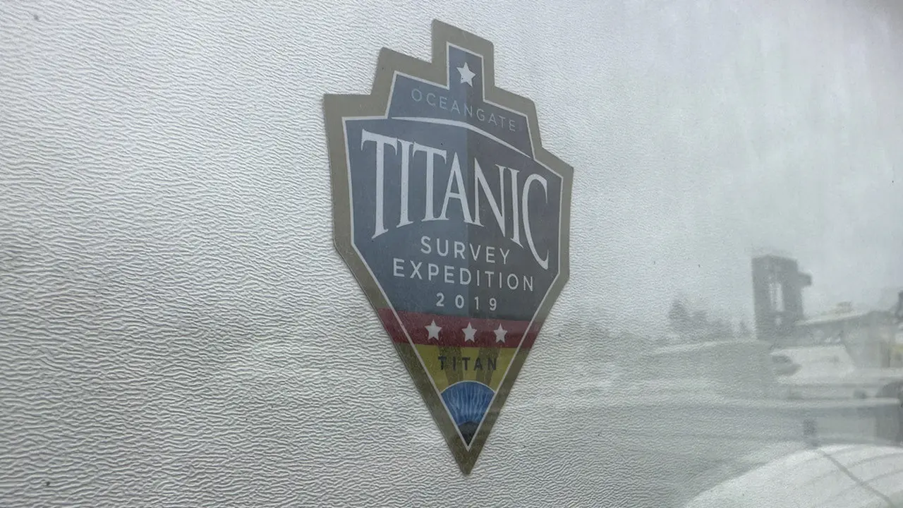 Kapal Selam Wisata Bangkai Titanic