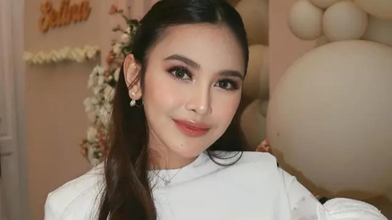 Dress Selina Putri Mahalini dan Rizky Febian saat Aqiqah.