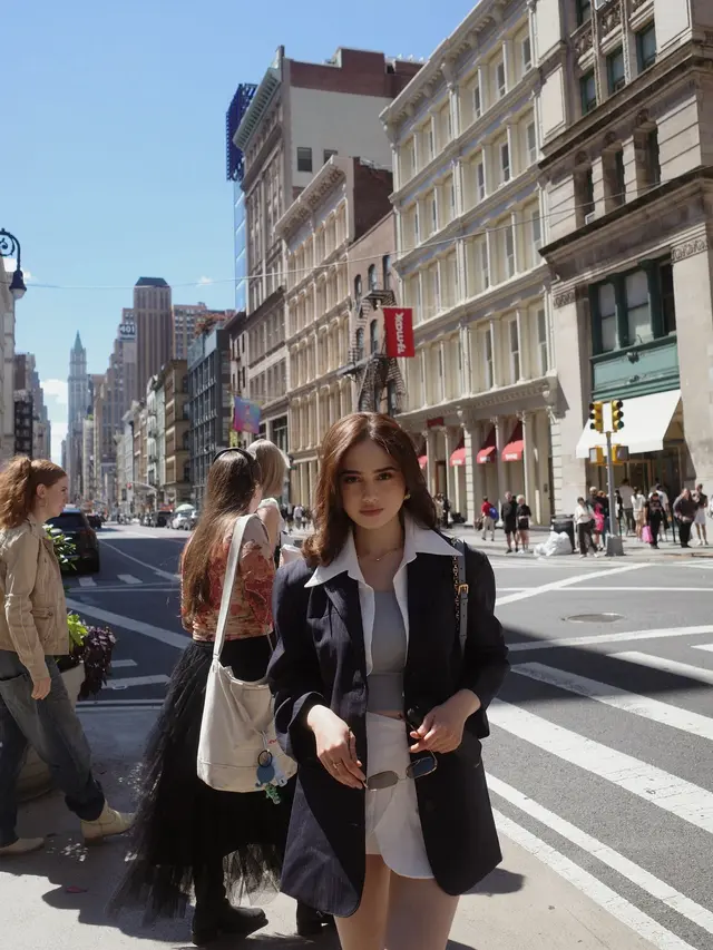7 Potret Gaya Syifa Hadju di New York yang Memesona, Outfitnya Tuai Pujian Penggemar