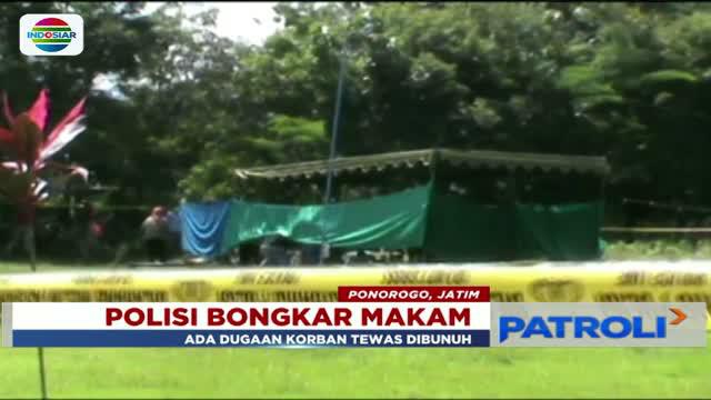 Diduga tewas dianiaya, makam Mohamad Mulyono, warga Bungkal, Ponorogo, Jawa Timur, dibongkar kepolisian.