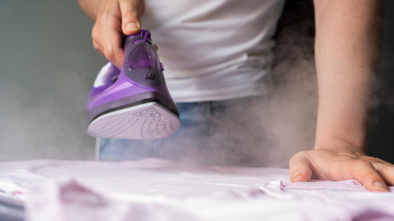 Ilustrasi menyetrika