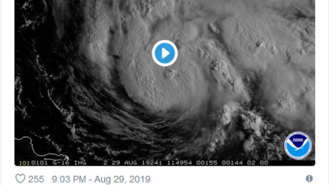 Penampakan Badai Dorian dari Twitter NOAA