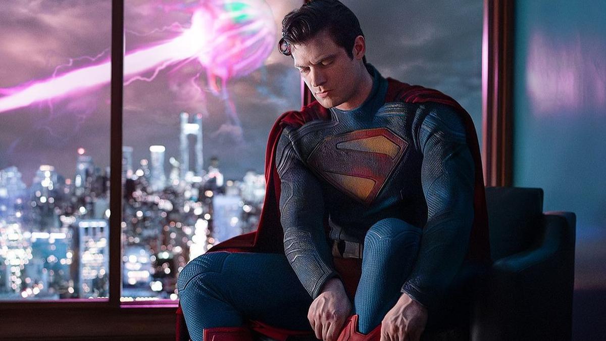 Potret Perdana David Corenswet Sebagai Superman, Kostum Superhero-nya Nampak Lusuh Berita Viral Hari Ini Senin 20 Mei 2024