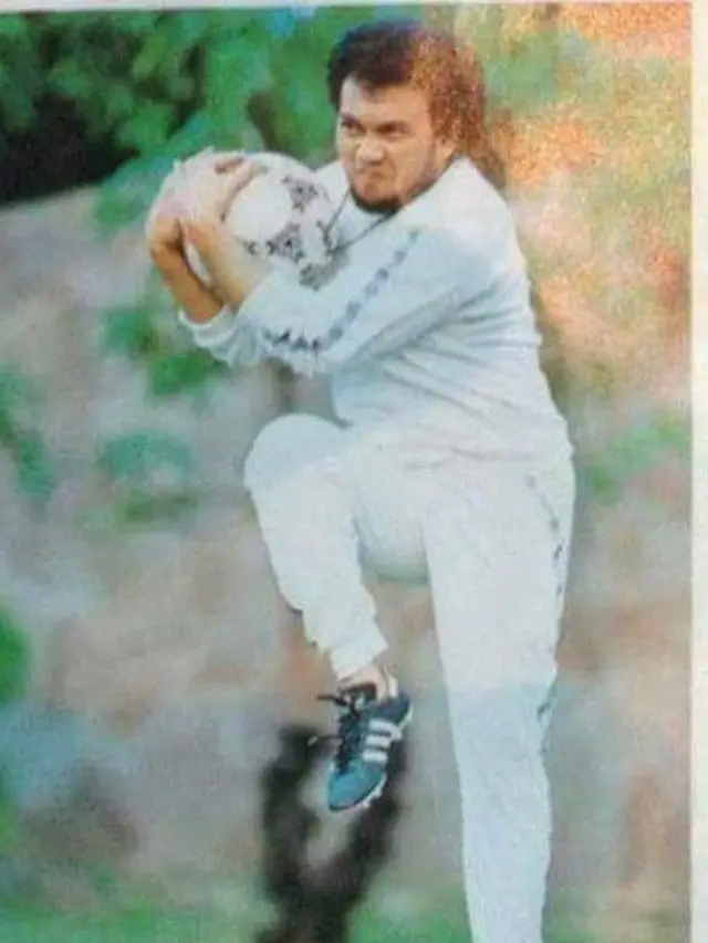 Ulang Tahun ke-74, Ini 6 Potret Lawas Rhoma Irama saat Muda yang Bikin Pangling