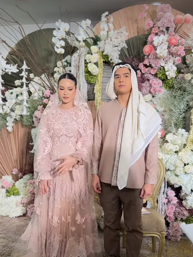 Potret Alyssa Daguise dengan Gaun Kebaya Modern di Pengajian 4 Bulan Kehamilan (Foto: Dok. Alyssa Daguise)