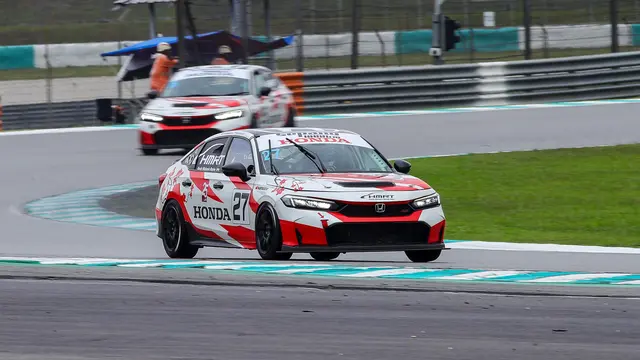 Pembalap Indonesia Avila Bahar beraksi di Sepang