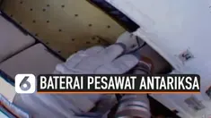 Dua orang astronot mengganti baterai yang telah habis setelah dipakai 10 tahun di stasiun luar angkasa. Penggantian baterai terkendala jarak dan luas bidang yang besar.
