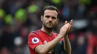 Manchester United kabarnya masih membutuhkan jasa Juan Mata dan siap menyodorkan kontrak anyar. (AFP/Paul Ellis)