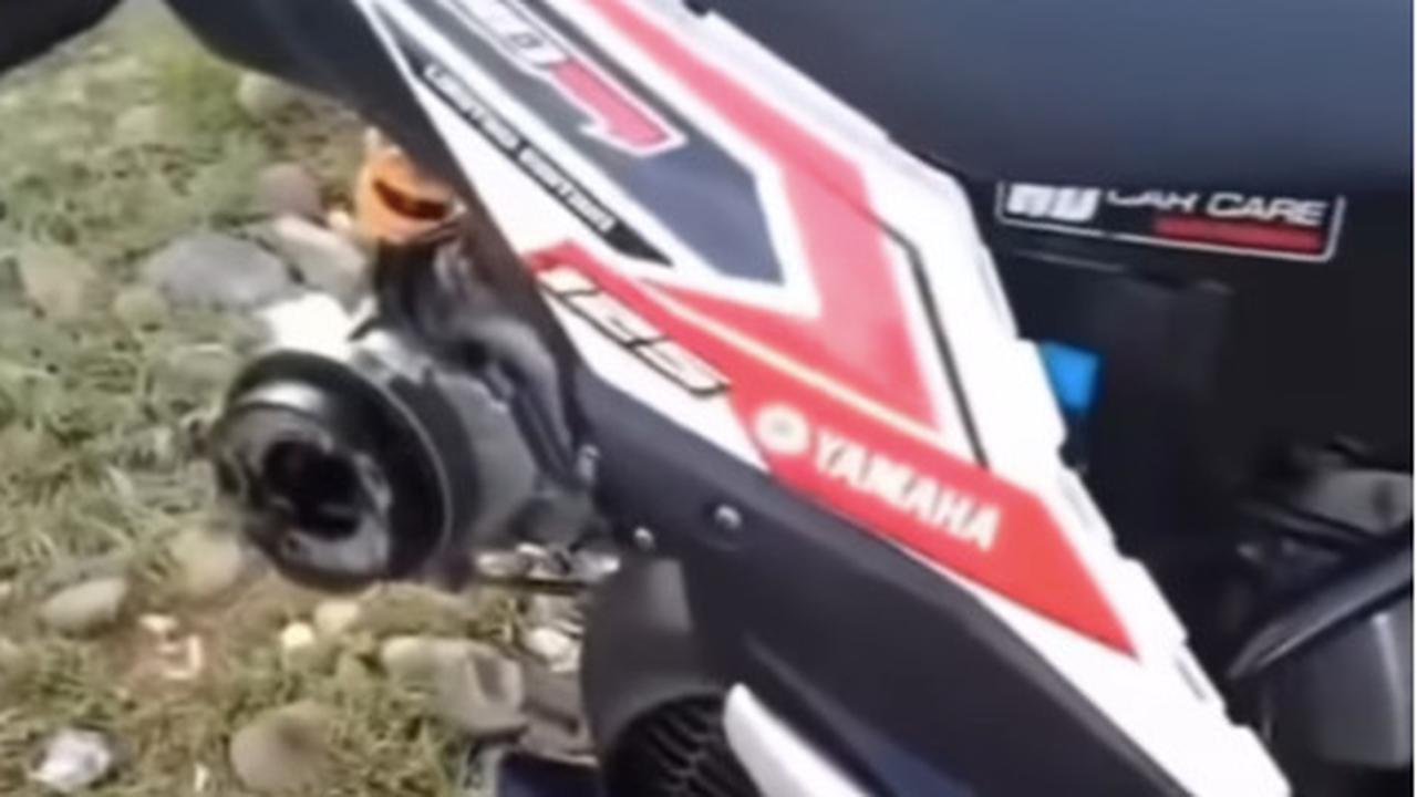 ⁠Kelakuan Maling Tak Punya Perasaan, Ditinggal Pemilik Memancing Sepeda Motor Malah Hilang Rodanya