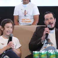 Zack Lee dan Mikhaela Lee Juwono screening film animasi Riki Rhino, di XXI Epicentrum, Kuningan, Jakarta Selatan, Senin (24/2/2020). (Daniel Kampua/Fimela.com)