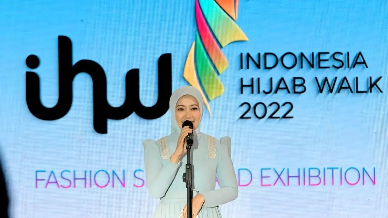 Ketua Dewan Kerajinan Nasional Daerah (Dekranasda) Provinsi Jawa Barat Atalia Praratya Ridwan Kamil