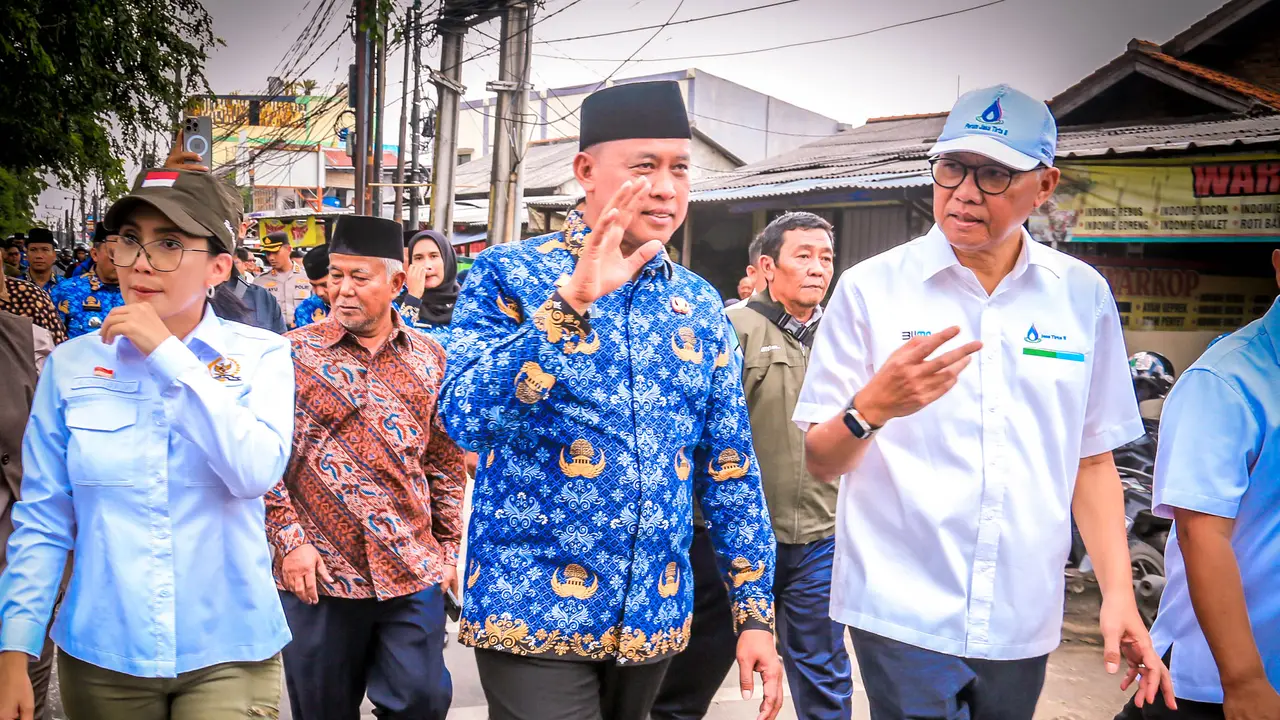 Perum Jasa Tirta II (PJT II) menandatangani nota kesepahaman (MoU) dengan Pemerintah Kota Bekasi terkait normalisasi dan penataan lahan pengairan/irigasi di Kali Bekasi. (Istimewa)