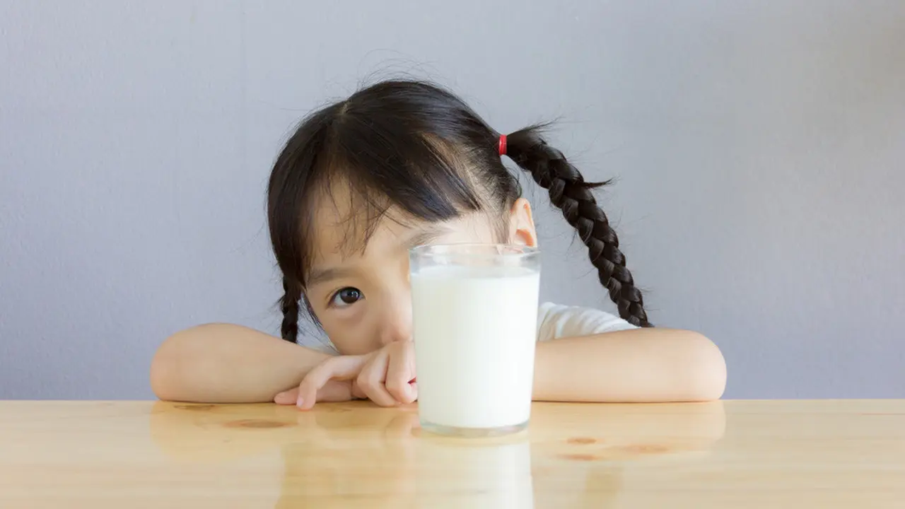 Ilustrasi Olahan Produk Susu Terbaik Tercipta dari Perjalanan From Grass to Glass (Gundam Al.Shutterstock)