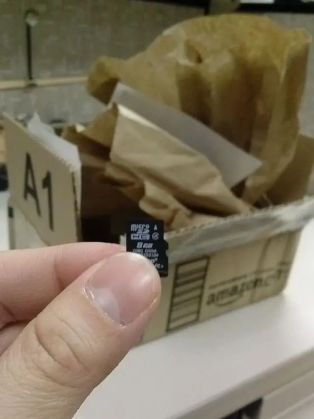 Seperti Dikerjai, Ini 7 Potret Isi Paket Mini yang Dibungkus Berlapis-lapis