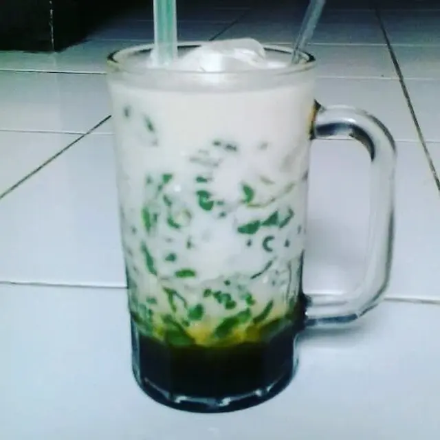 Lapak Es dawet Ireng Mas Edi