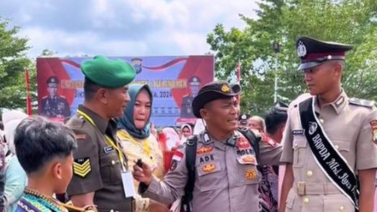 Keluarga Bangga dengan Prestasi Anaknya<br>