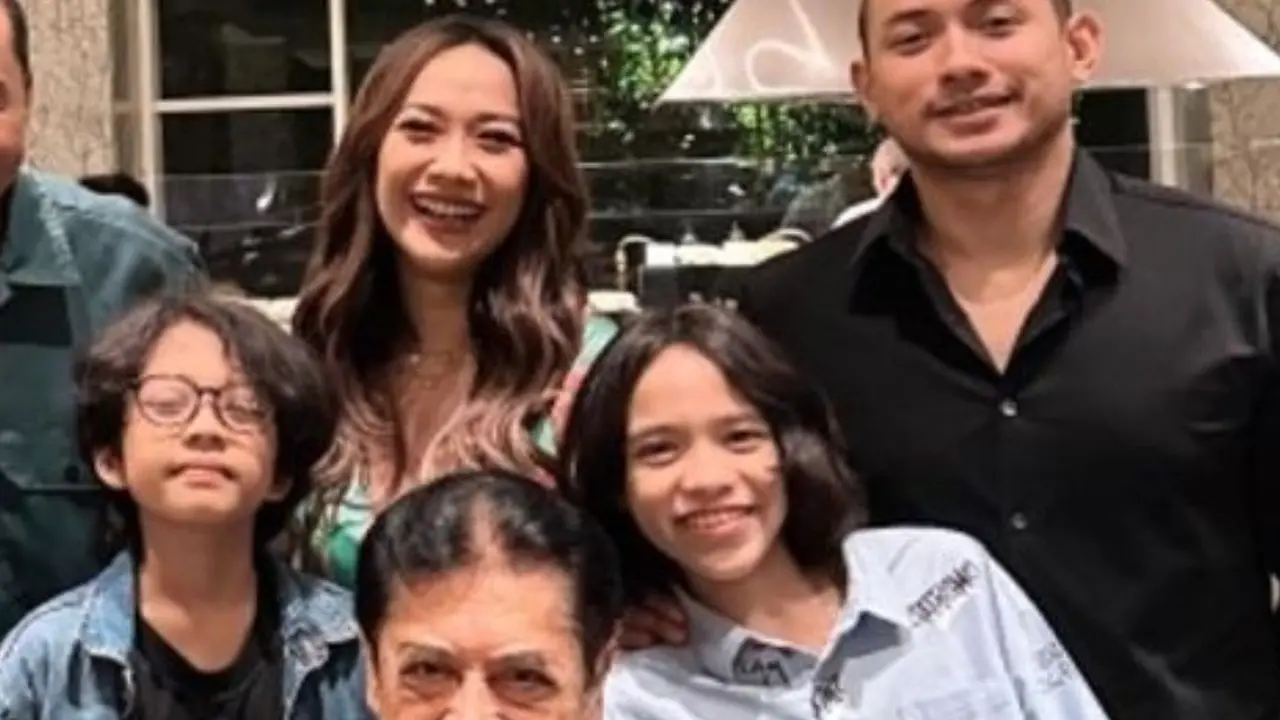 Noah Sinclair Bareng Tiko Aryawardhana