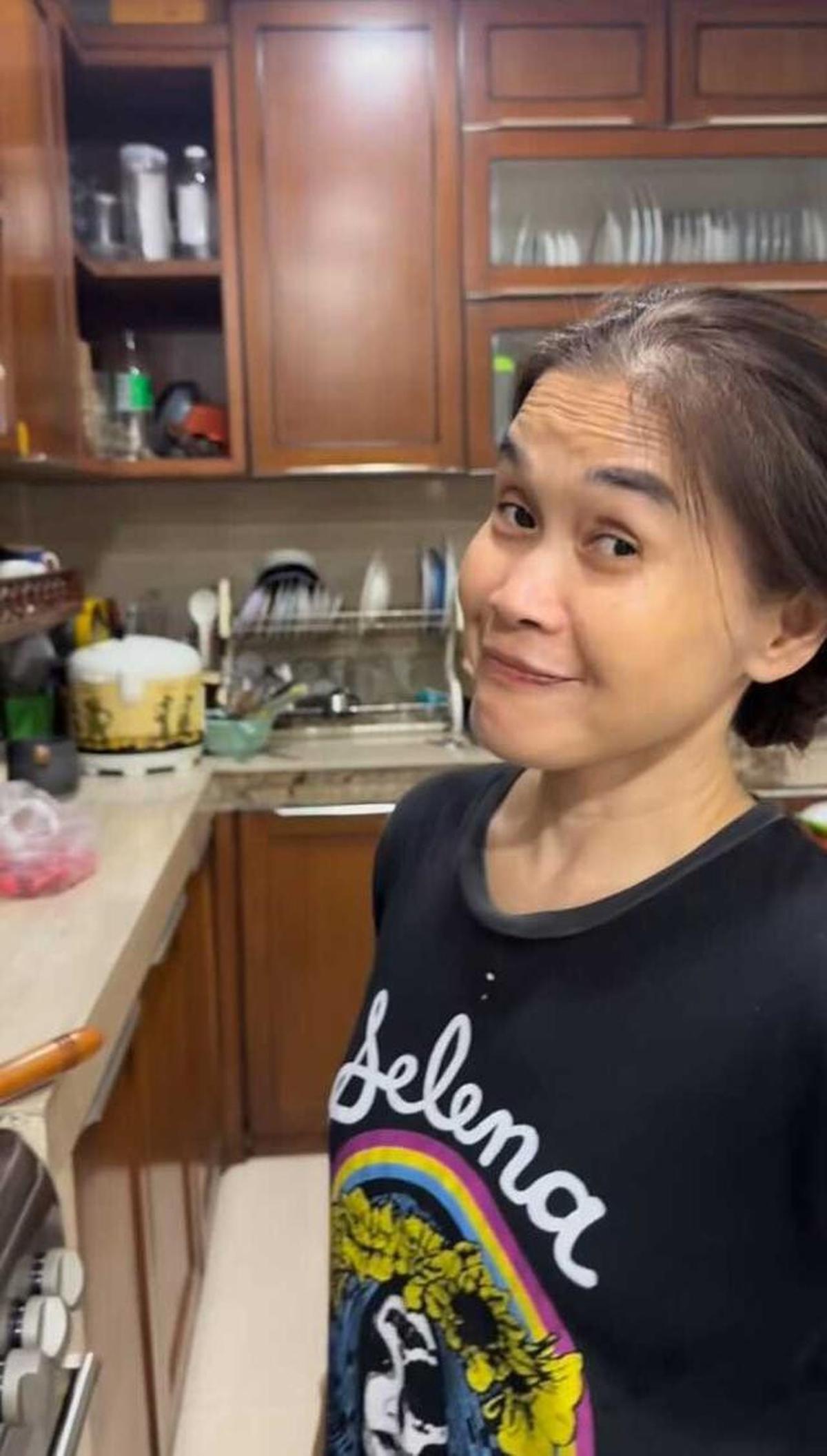 6 Potret Dapur Rumah Ibunda Lula Lahfah, Nyaman dan Efisien untuk Bisnis Risol