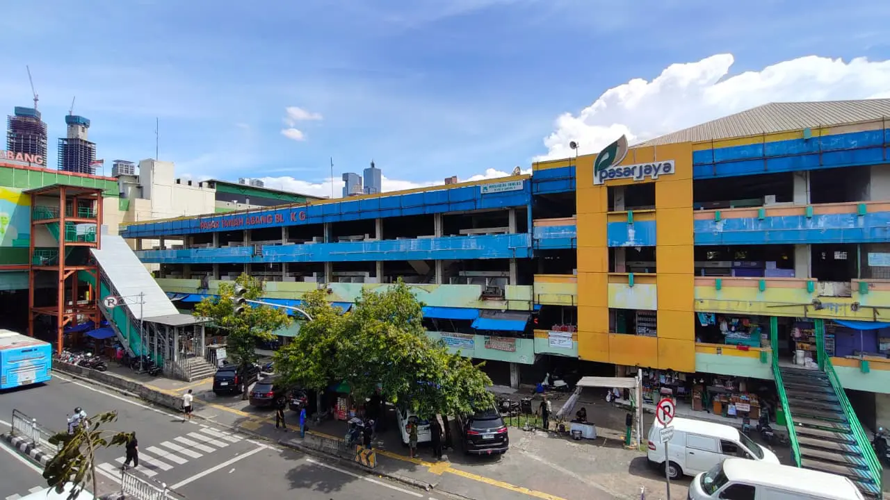 Blok G Pasar Tanah Abang, Jakarta Pusat kini semakin sepi dan redup.