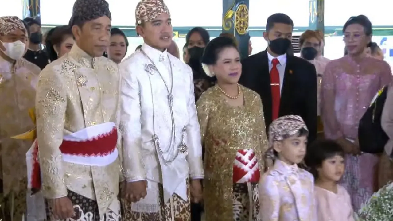 Suasana pernikahan Kaesang dan Erina