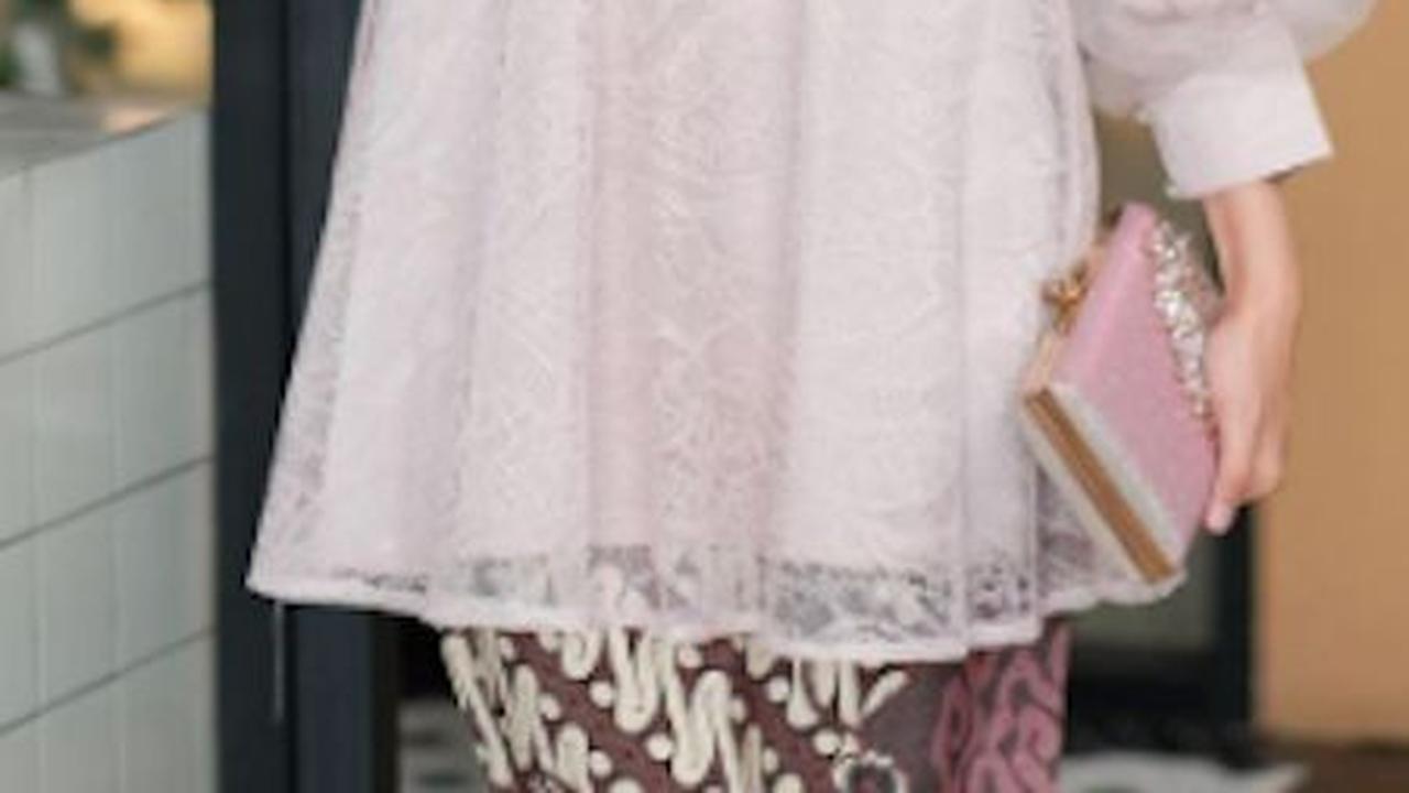 <b>Kebaya Modern Nadin By Juvia Batik</b>