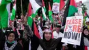 Aksi tersebut digelar dalam rangka memperingati 100 hari aksi genosida yang dilakukan Israel di Gaza, Palestina. (AP Photo/Dita Alangkara)
