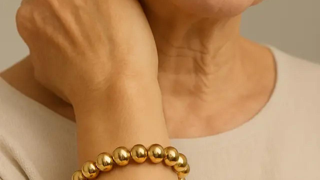 6 Model Gelang Emas Bulat Polos Terbaru 2025, Cocok untuk Usia 50 Tahun
