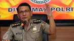 Kabagpenum Humas Polri Kombes Pol Martinus Sitompul menyampaikan keterangan di Mabes Polri, Jakarta, Jumat (24/3). Keterangan terkait perkembangan kasus penangkapan terduga teroris di Ciwandan, Cilegon, Banten. (Liputan6.com/Helmi Fithriansyah)