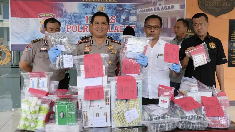 Bandar Psikotropika Menyaru Jadi Penjual Obat Herbal di Cilacap