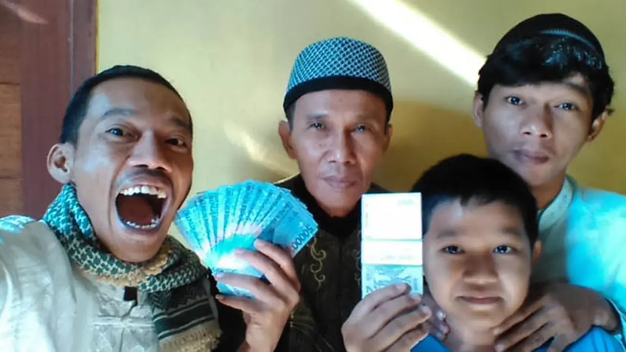 #LebaranNarsis Kebiasaan "Salam Tempel" yang Selalu Dinanti