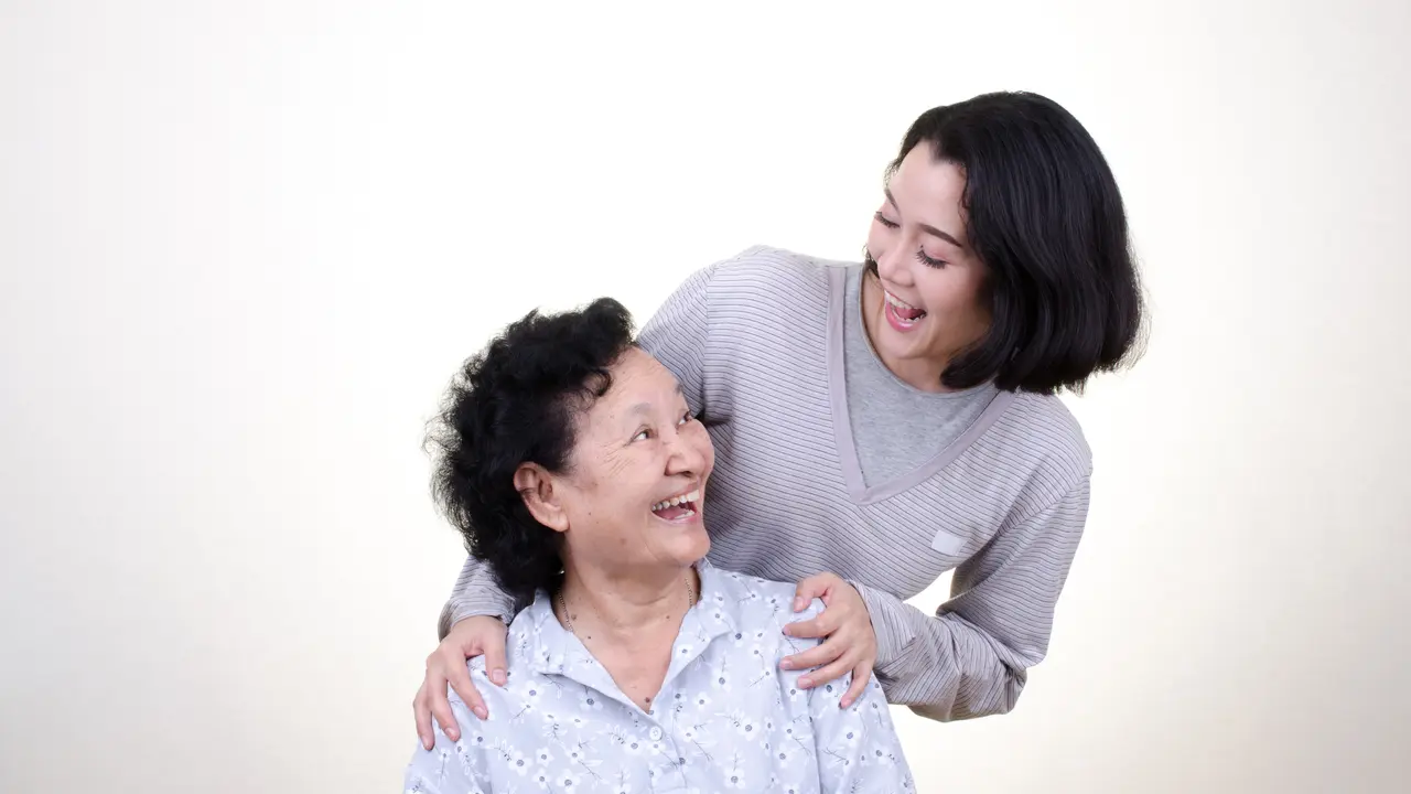 tertawa dengan ibu