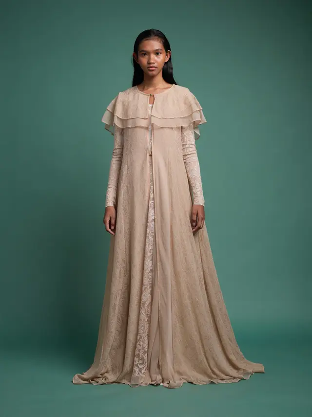 Brokat Cape Layer Panjang Minimalis Glamor