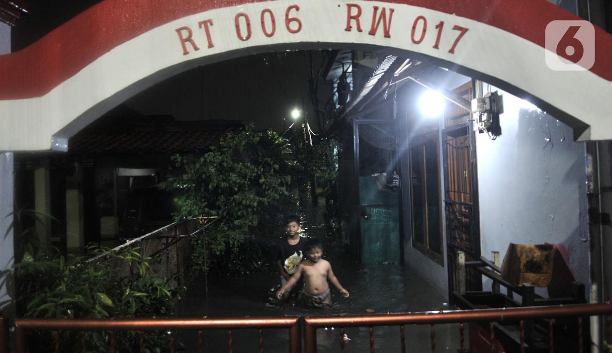 Foto Hujan Deras Ratusan Rumah Di Cipinang Terendam Banjir