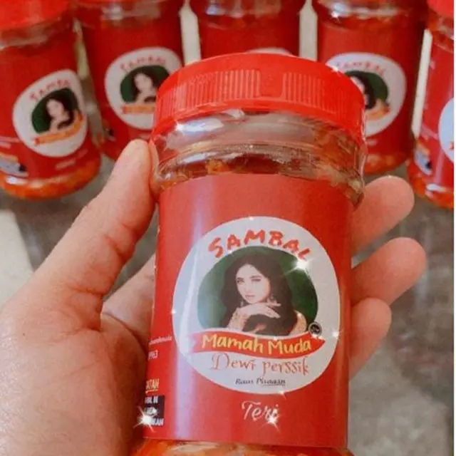 Dewi Perssik Jualan Sambal dari Resepnya Sendiri, Berapa Harganya?
