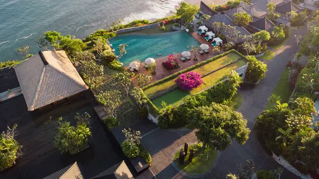 Bvlgari Resort Bali, yang terletak di puncak tebing Pecatu dengan pemandangan laut lepas, menghadirkan pengalaman eksklusif untuk merayakan Nyepi (Dok: Bvlgari Resort Bali)