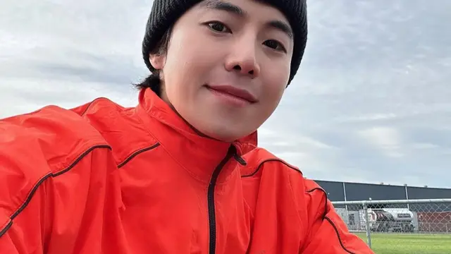 Potret ganteng Park Eun Seok. (credit:instagram.com/_____silverstone_____)