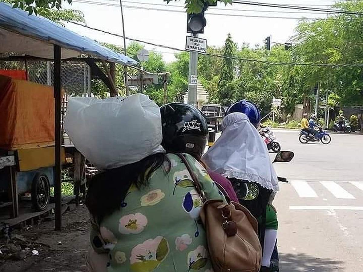 Harganya 500 perak untuk helm