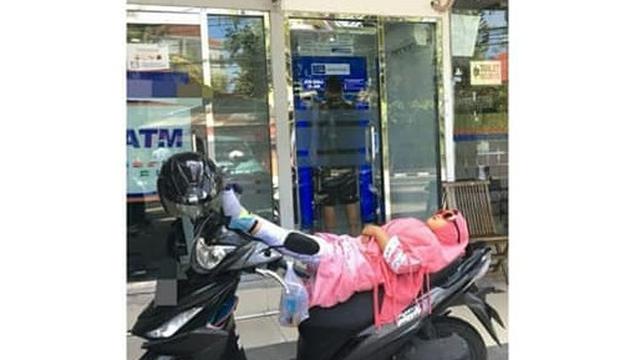Tingkah Kocak Emak-Emak yang Bikin Gak Habis Pikir