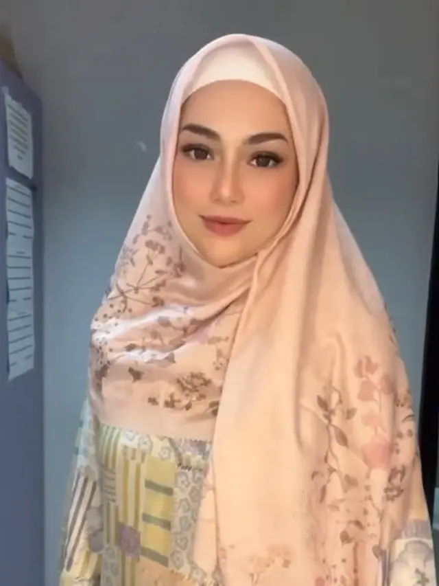 Celine Evangelista kenakan hijab (Instagram/celine_evangelista)