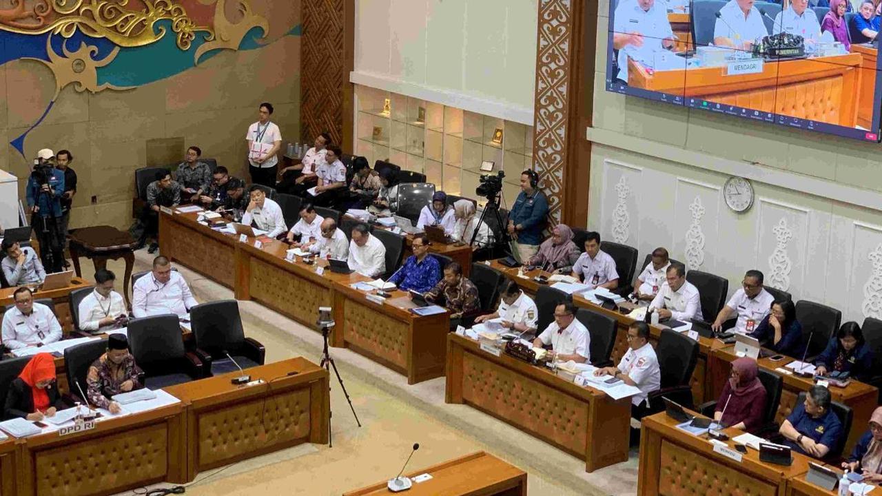 Doli menjelaskan, usulan memajukan jadwal Pilkada serentak 2024 ke September salah satu alasannya karena masa jabatan Pj kepala daerah berakhir pada 31 Desember 2024.&nbsp;
