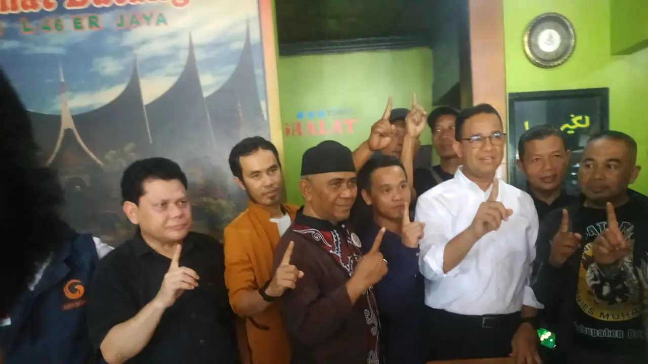 Calon presiden Anies Baswedan mendatangi Ikatan Pengusaha Rumah Makan Padang (IPRMP) di rumah makan Padang Lager Jaya, Parung Bogor. (Istimewa)