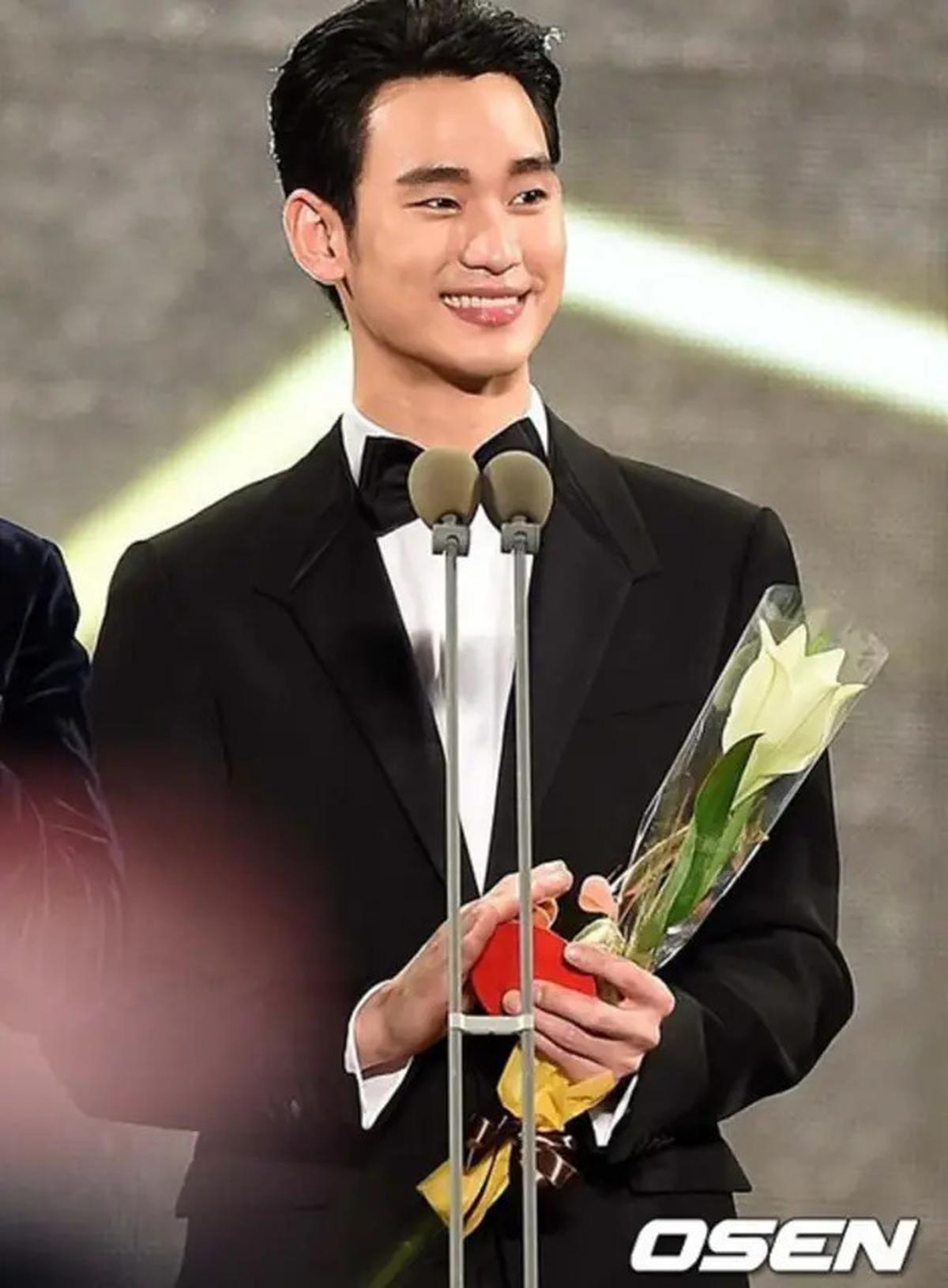 Viral! Kim Soo Hyun Banjir Hujatan Warganet, Dituding Sebabkan Kematian Kim Sae Ron