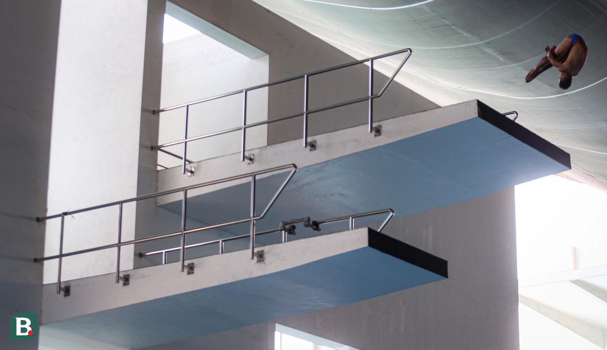 <p>Atlet loncat indah Indonesia saat menjalani Pelatnas untuk SEA Games 2023 di Stadion Akuatik GBK, Senayan, Jakarta, Rabu (05/04/2023). Indonesia akan mengikuti perhelatan olahraga terbesar Asia Tenggara tersebut pada 5 hingga 17 Mei 2023 di Kamboja. (Bola.com/Bagaskara Lazuardi)</p>