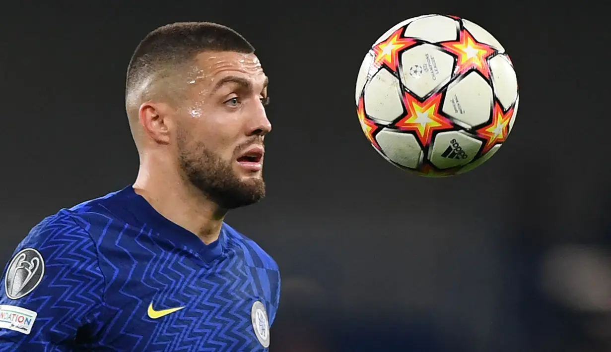 Dari pemain pinggiran di Real Madrid hingga memantapkan dirinya sebagai pemain yang sangat diperlukan Chelsea, Mateo Kovacic telah melalui perjalanan panjang. Permainan Kovacic bukan tentang gol dan assist. Ini tentang menghubungkan lini tengah dengan lini serang. (AFP/Daniel Leal)