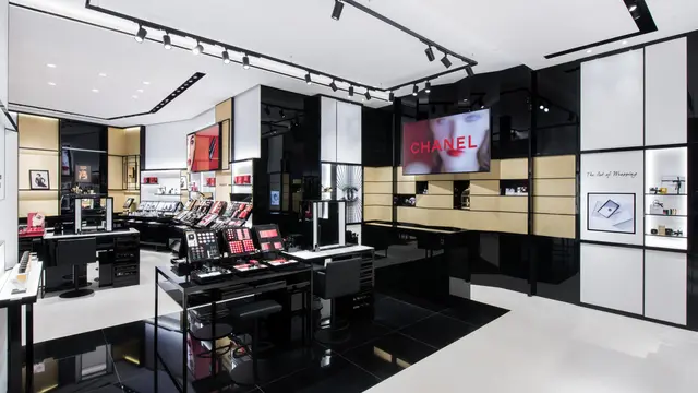 Sensasi Mewah Berbelanja Kosmetik Ikonis di Gerai Terbarunya