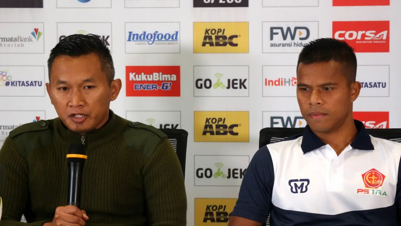 Pelatih PS Tira Rudy Eka